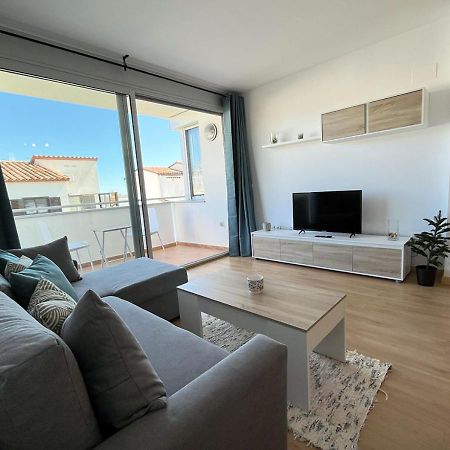 2-Bedroom Brand New Apartment Steps From The Beach 兰卡 外观 照片