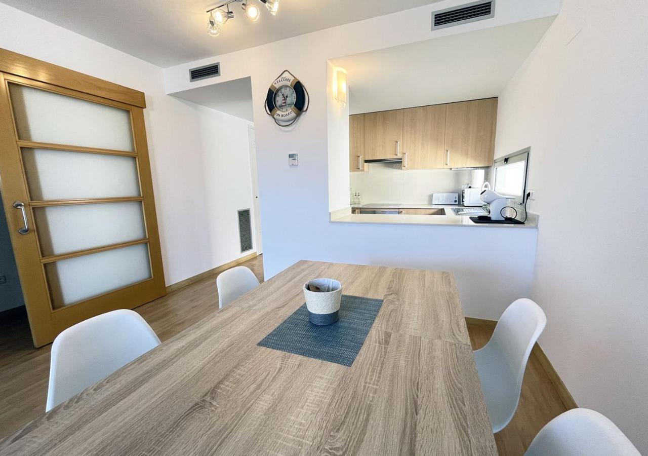 2-Bedroom Brand New Apartment Steps From The Beach 兰卡 外观 照片