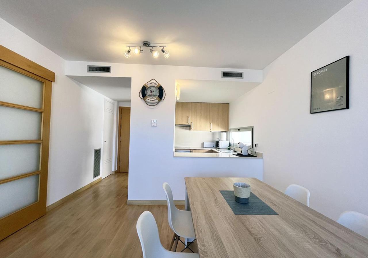 2-Bedroom Brand New Apartment Steps From The Beach 兰卡 外观 照片