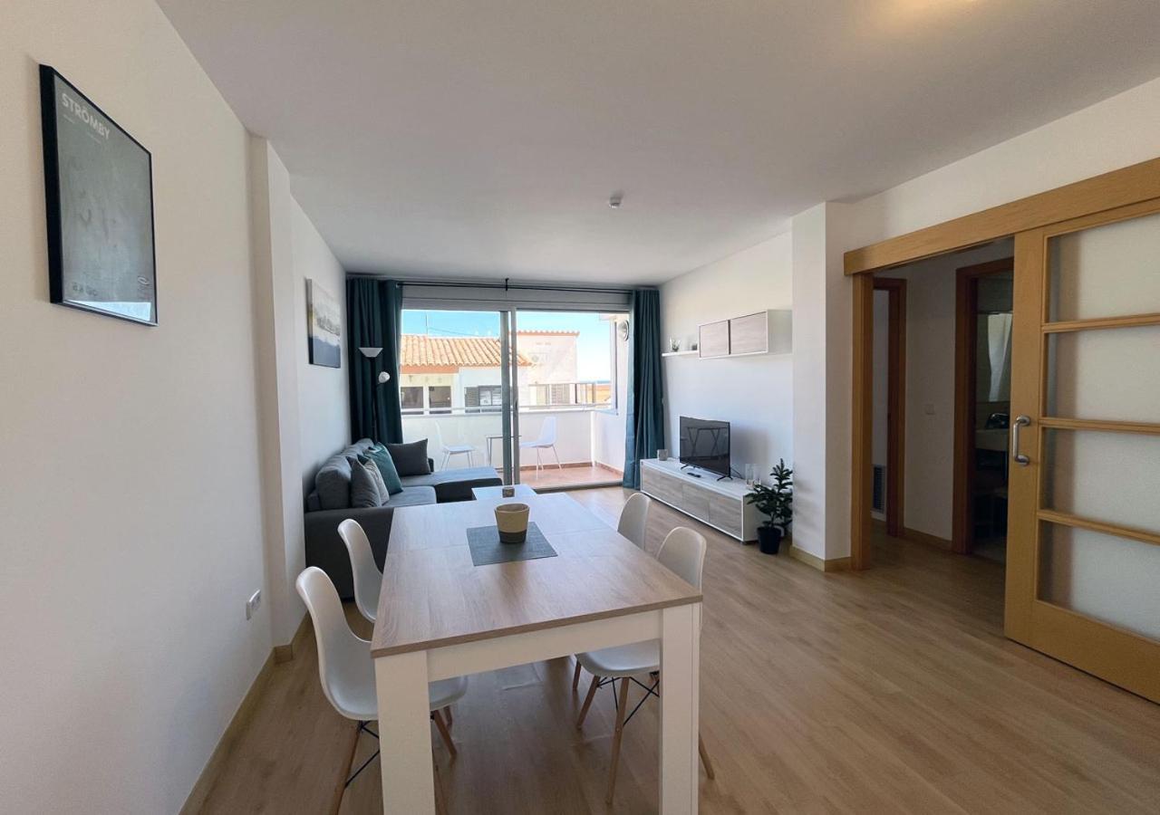 2-Bedroom Brand New Apartment Steps From The Beach 兰卡 外观 照片